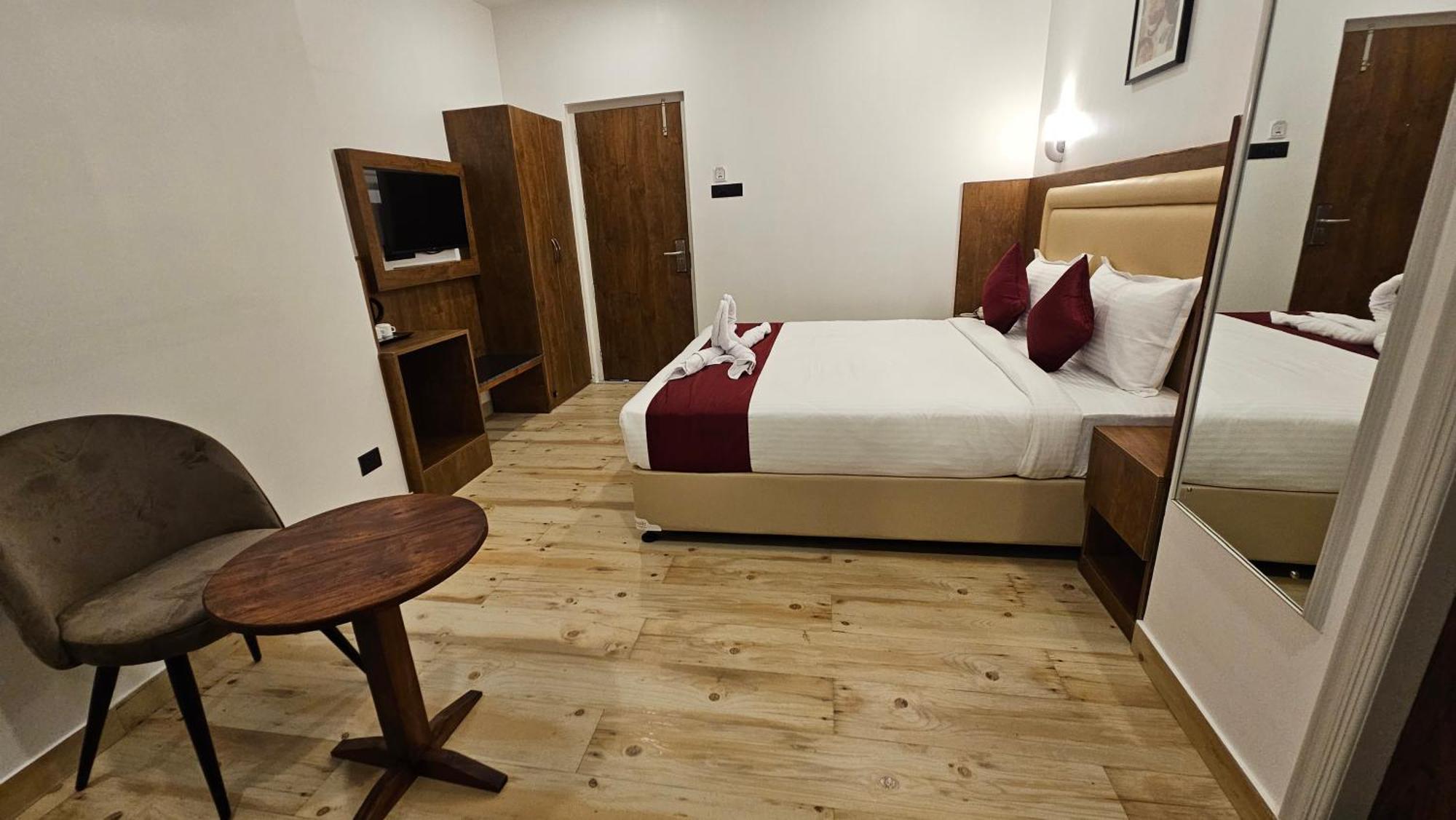 Indiana Hills Otel Shillong Dış mekan fotoğraf